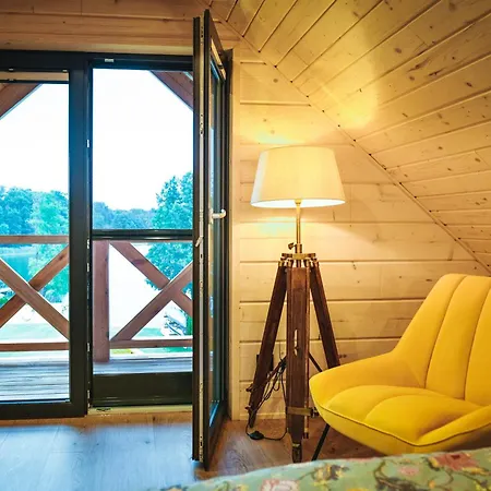 Przystanek Mazury - Nad Jeziorem