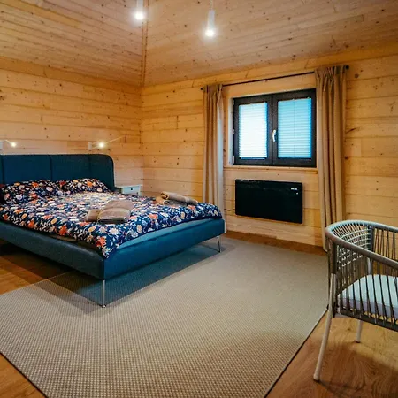 Przystanek Mazury - Nad Jeziorem