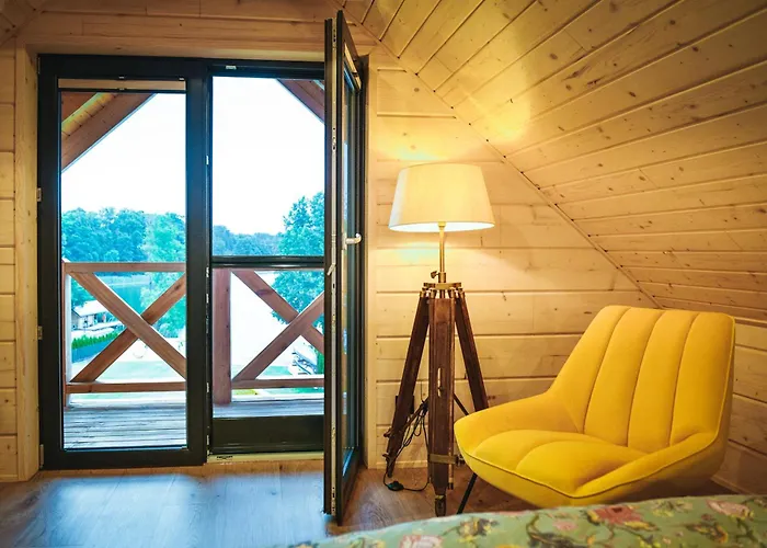 Przystanek Mazury - Nad Jeziorem